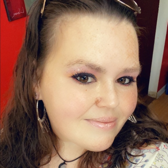 Meet your Posher, Rae - Picture 12 of 16